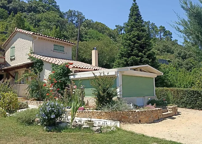 Dom wakacyjny La Pequelette *